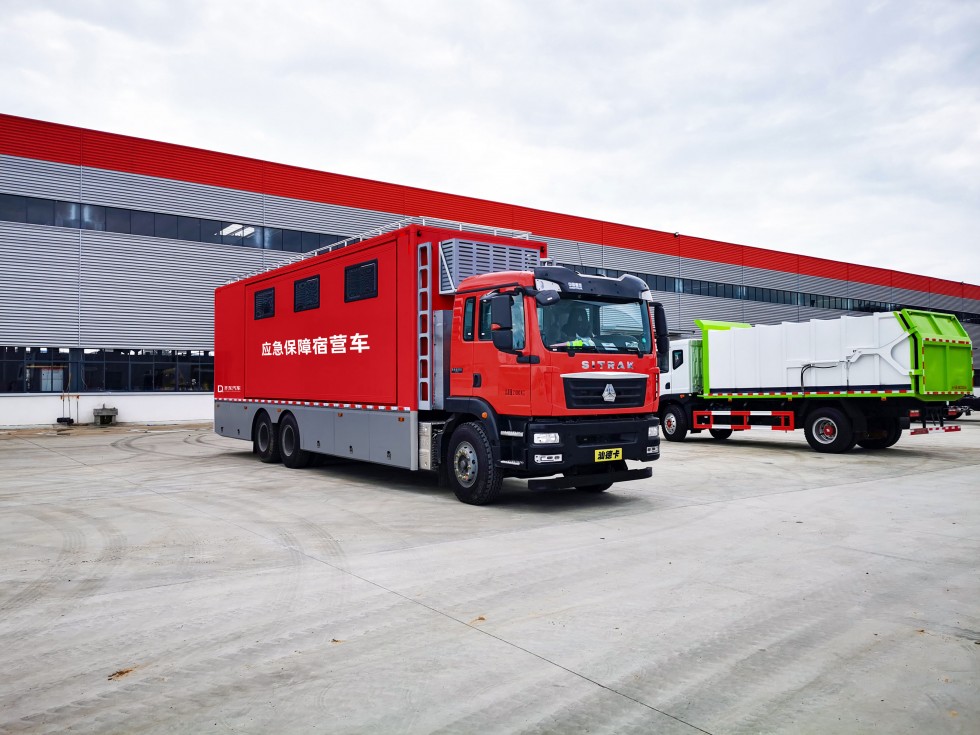 重汽汕德卡宿營車-32床 重汽汕德卡宿營車-32床